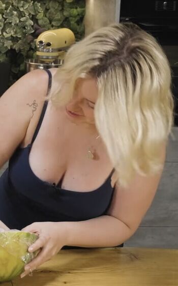 Full leaked Alahnaly private onlyfans photo