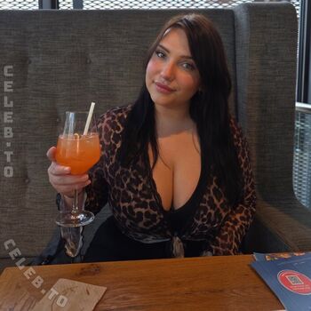 Lara.Marie.v__