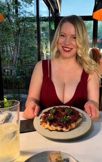 Full leaked Laura katz page private onlyfans photo