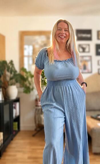 Full leaked Laura katz private onlyfans photo