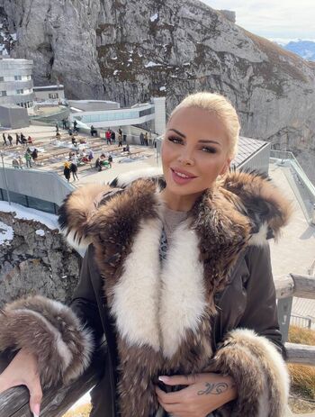Full leaked Laura vargov private onlyfans photo