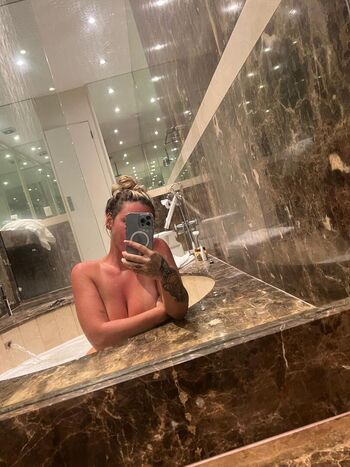 Full leaked Laurine private onlyfans photo