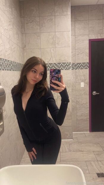 Full leaked Laylubug private onlyfans photo