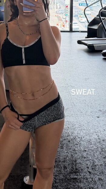 Full leaked Lea crigger private onlyfans photo