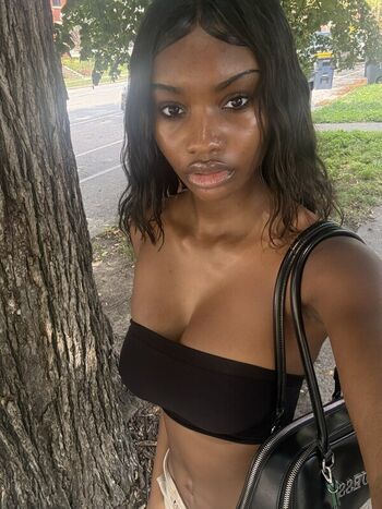 leahhalton_