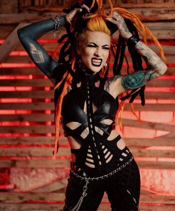 Lena Scissorhands