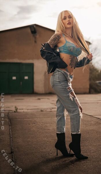 Full leaked Lenaxfz page private onlyfans photo