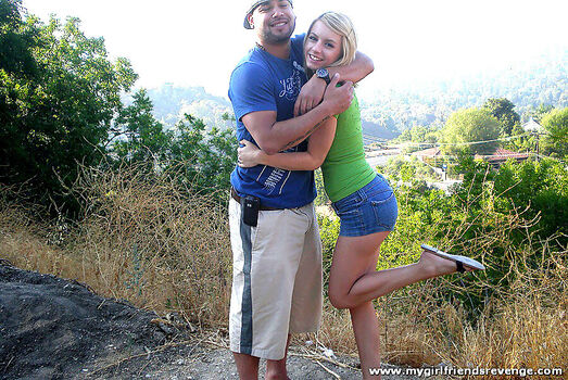 Lexi Belle