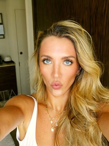 Lexie Hull