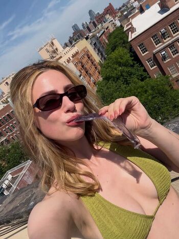 Lili Reinhart