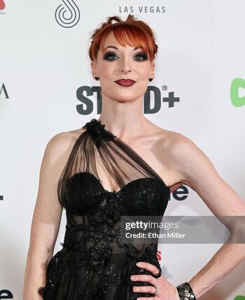 Lisa Foiles