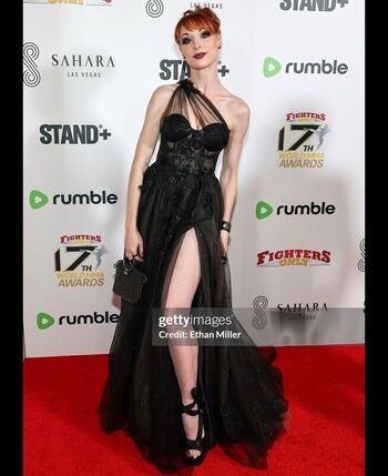 Lisa Foiles