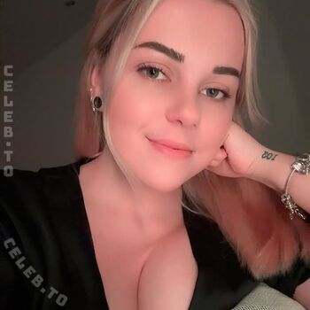 Full leaked Lisaxtra private onlyfans photo