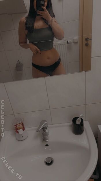Full leaked Lisaxtra private onlyfans photo