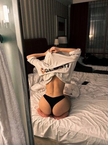 Full leaked Lpshkaa private onlyfans photo