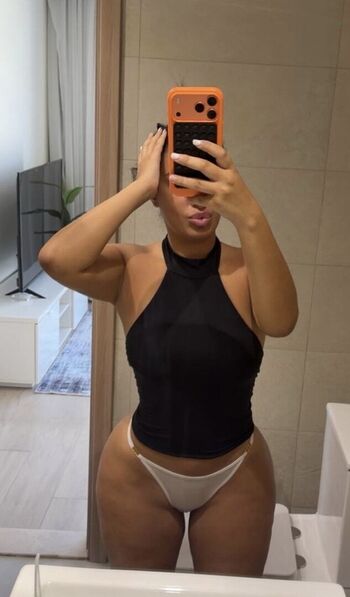 Full leaked Luxy capi private onlyfans photo