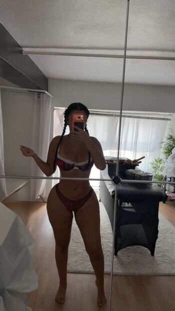 Full leaked Luxy capi private onlyfans photo