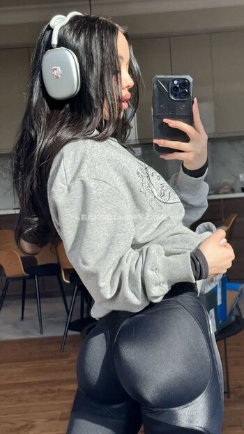 Full leaked Lyna com private onlyfans photo