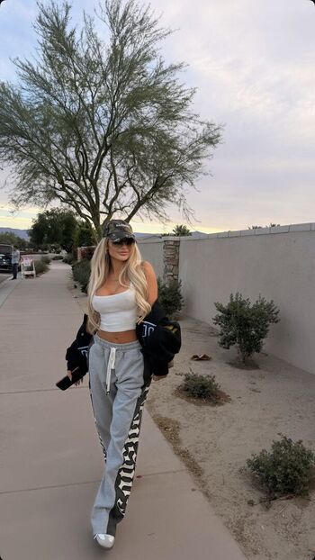 Full leaked Maisieburke private onlyfans photo