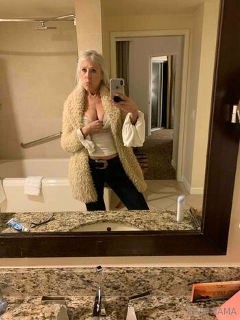 Full leaked Mama electra private onlyfans photo