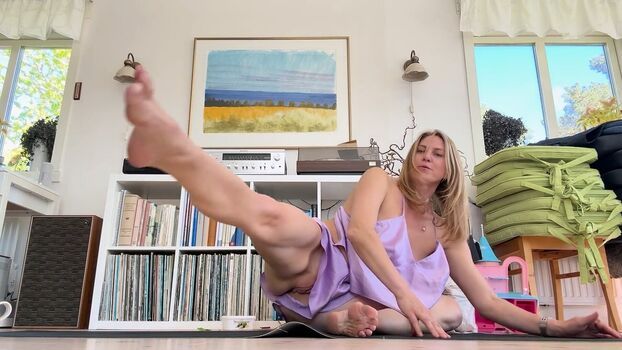Full leaked Marlingyoga private onlyfans photo