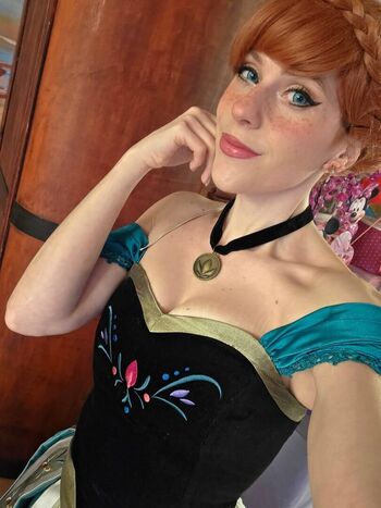 mary_mayfair_