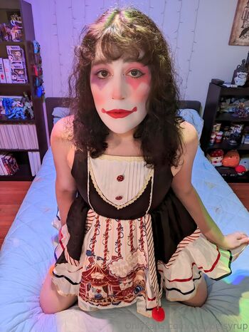 Full leaked Maybelsyrup private onlyfans photo