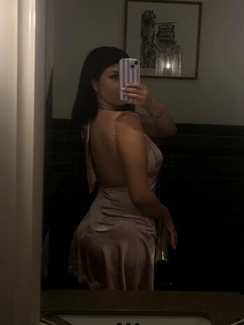 mia_krystal
