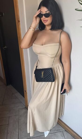 mia_krystal