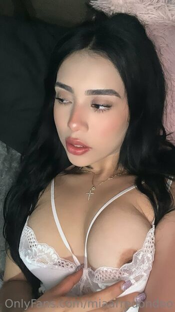 Full leaked Miaarredondoo private onlyfans photo