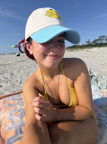 Full leaked Midget miki private onlyfans photo