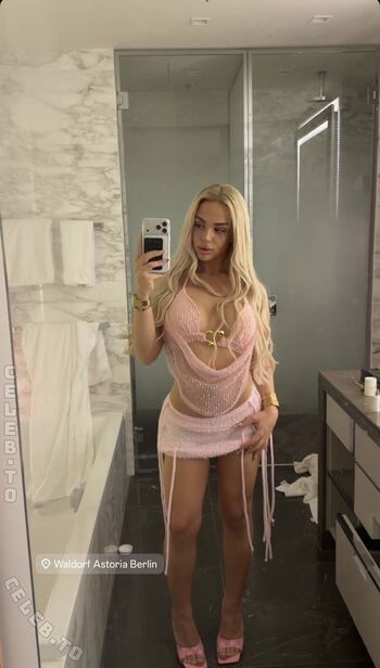 Full leaked Milaneedls page private onlyfans photo