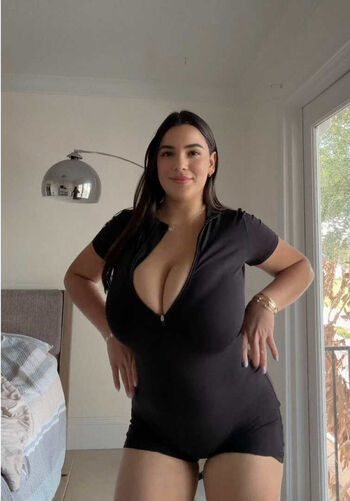Full leaked Kylie jenner / private onlyfans photo