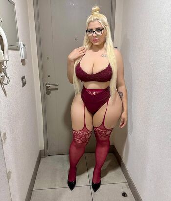 Full leaked Misscurvy private onlyfans photo