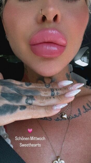 Full leaked Monamonique private onlyfans photo