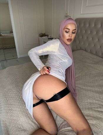 Full leaked Moon adelin page private onlyfans photo
