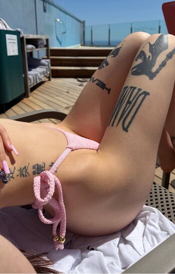 Full leaked Ufobri/ private onlyfans photo