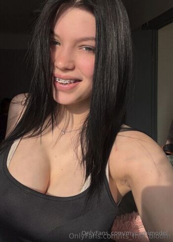 Full leaked Mycamimodel private onlyfans photo