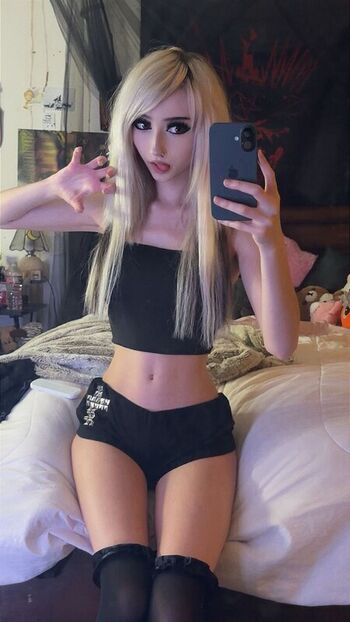 Full leaked Nekoblunts private onlyfans photo