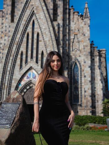Nyvi Estephan