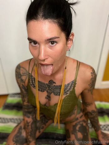 Peechfuzzzz