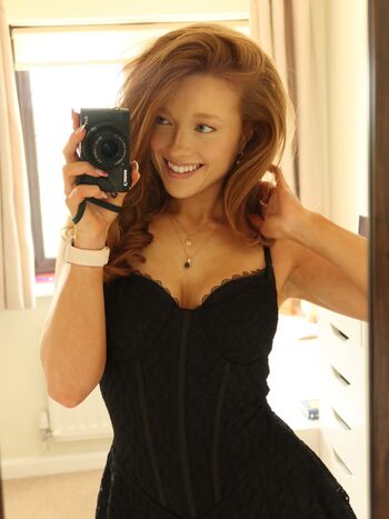 phoebeisginger