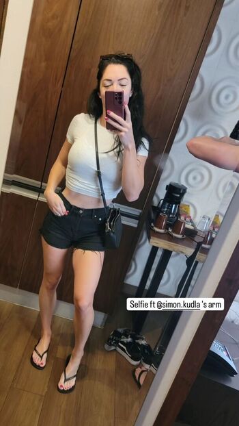 Full leaked Pilotemilie private onlyfans photo