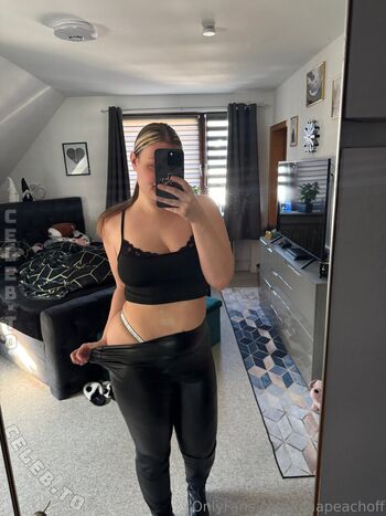 Full leaked Pina peach private onlyfans photo