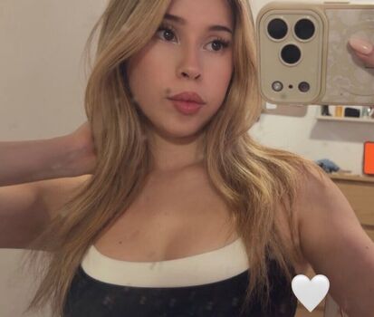 Full leaked Puffes private onlyfans photo