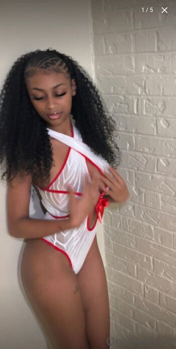 Full leaked Queen adams private onlyfans photo