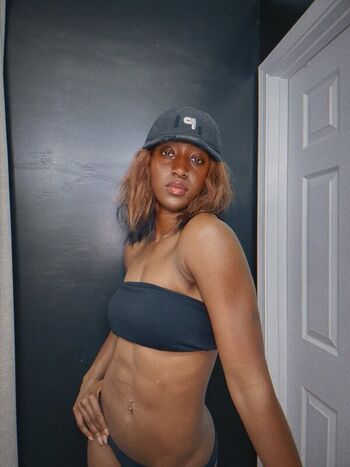 Full leaked Queen aminata  page private onlyfans photo