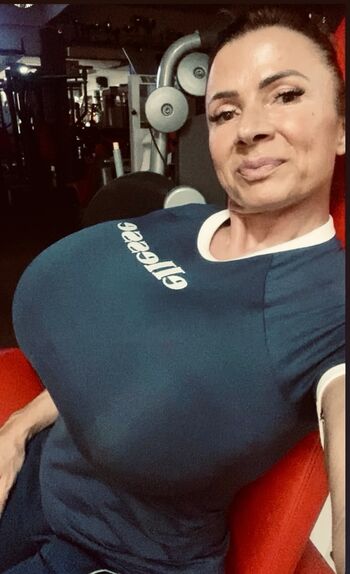 QueenMuscleBoobs