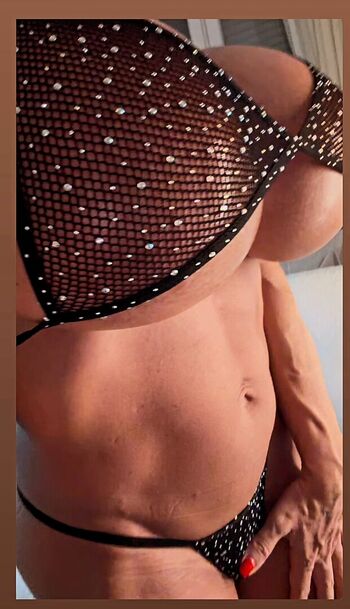 QueenMuscleBoobs