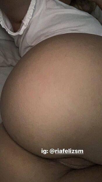 Full leaked Riafelizsmmm private onlyfans photo